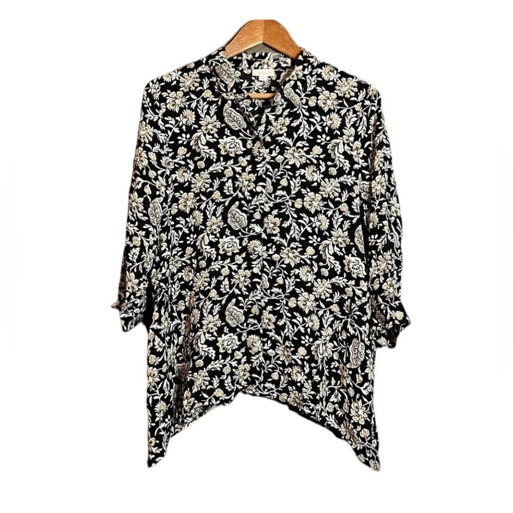 ‎J. Jill floral patterned button down shirt.